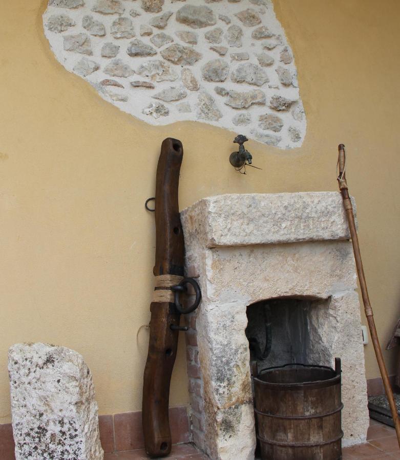 Il Pagliarello Di Villa San Giovanni San Demetrio ne' Vestini Eksteriør bilde